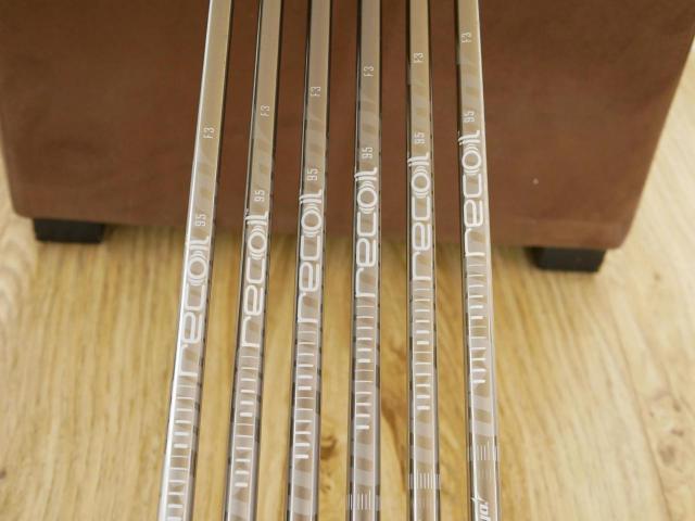 Iron set : Titleist : ชุดเหล็ก Titleist VG3 Forged (ปี 2017 Japan Spec. นุ่มแน่น) มีเหล็ก 5-Pw (6 ชิ้น) ก้านกราไฟต์ UST Mamiya RECOIL 95 F3 Flex R