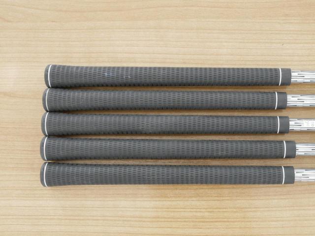 Iron set : Titleist : ชุดเหล็ก Titleist VG3 Type D Forged (ปี 2017 Japan Spec. ตีง่ายและไกลที่สุดของ Titleist) มีเหล็ก 6-Pw (5 ชิ้น) ก้านกราไฟต์ Mitsubishi VGI Flex R