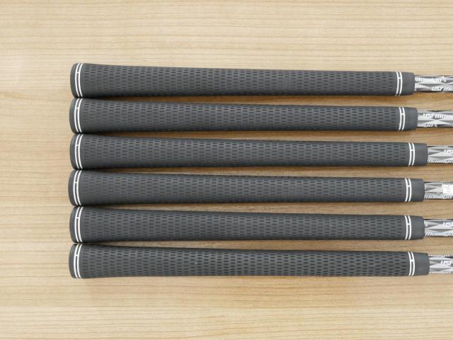 Iron set : Mizuno : ชุดเหล็ก Mizuno Pro 245 Forged (ปี 2024 นุ่ม แน่น ระยะดี) มีเหล็ก 5-Pw (6 ชิ้น) ก้านกราไฟต์ UST Mamiya ATTAS FF 95 Flex S