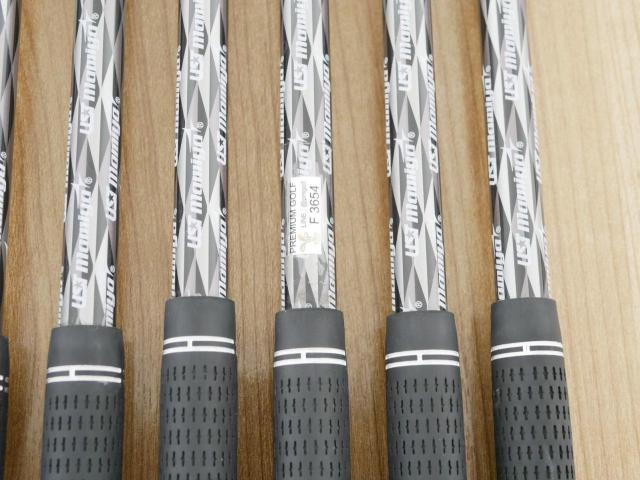 Iron set : Mizuno : ชุดเหล็ก Mizuno Pro 245 Forged (ปี 2024 นุ่ม แน่น ระยะดี) มีเหล็ก 5-Pw (6 ชิ้น) ก้านกราไฟต์ UST Mamiya ATTAS FF 95 Flex S