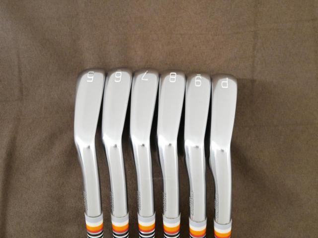 Iron set : Mizuno : ชุดเหล็ก Mizuno Pro 245 Forged (ปี 2024 นุ่ม แน่น ระยะดี) มีเหล็ก 5-Pw (6 ชิ้น) ก้านกราไฟต์ UST Mamiya ATTAS FF 95 Flex S