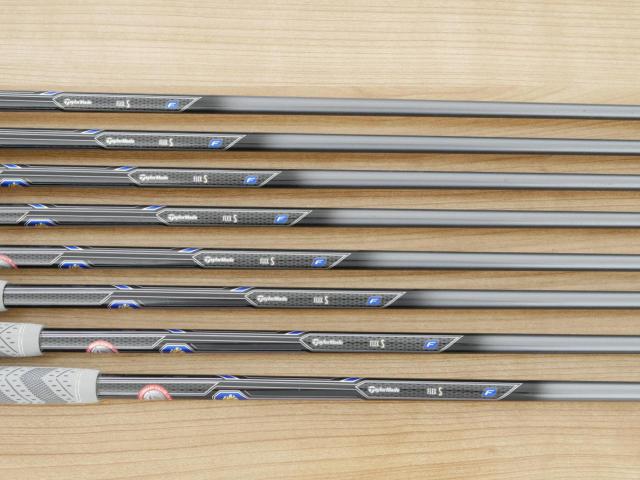 Iron set : Taylormade : ชุดเหล็ก Taylormade Gloire F2 Forged (รุ่นท๊อปสุด Japan Spec. ออกปี 2017) มีเหล็ก 4-Pw,Aw (8 ชิ้น) ก้านกราไฟต์ Flex S