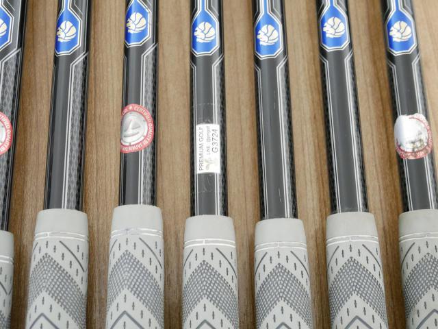 Iron set : Taylormade : ชุดเหล็ก Taylormade Gloire F2 Forged (รุ่นท๊อปสุด Japan Spec. ออกปี 2017) มีเหล็ก 4-Pw,Aw (8 ชิ้น) ก้านกราไฟต์ Flex S