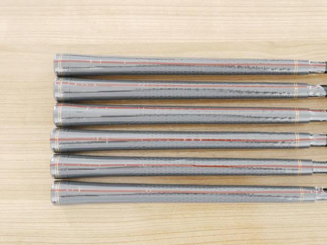 Iron set : Other Brand : **ของใหม่ ยังไม่แกะพลาสติก** ชุดเหล็ก Mutsumi Honma MH777 One Length (ใบใหญ่ ตีง่าย ไกล) มีเหล็ก 5-Pw (6 ชิ้น) ก้านกราไฟต์ Flex R