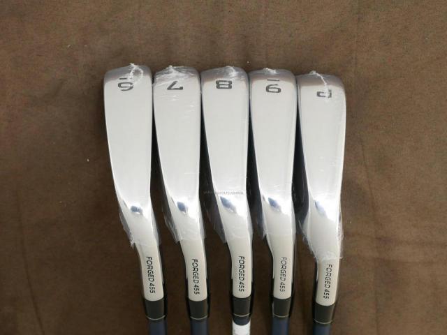 Iron set : Callaway : **ของใหม่ ยังไม่แกะพลาสติก** ชุดเหล็ก Callaway Paradym Max Fast (รุ่นล่าสุด ออกปี 2023 ตีง่ายสุด ไกลสุดของ Callaway Japan Spec.) มีเหล็ก 6-Pw (5 ชิ้น) ก้านกราไฟต์ Fujikura Speeder NX 40 Flex R