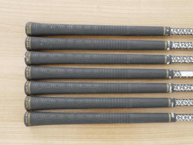 Iron set : Honma : ชุดเหล็ก Honma Beres AIZU (รุ่นปี 2023) มีเหล็ก 5-11 (7 ชิ้น เทียบเท่า 4-Pw) ก้าน Honma ARMRQ MX Flex R2 (2 ดาว)