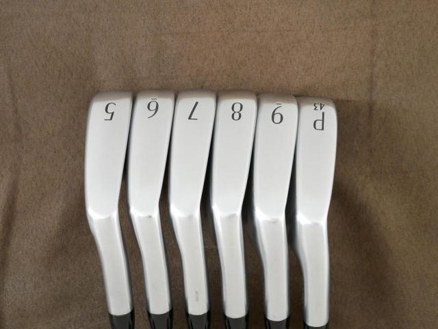 Iron set : Titleist : ชุดเหล็ก Titleist T250 Forged (รุ่นล่าสุด ออกปี 2025 Japan Spec) มีเหล็ก 5-Pw (6 ชิ้น) ก้านเหล็ก NS Pro 880 AMC Flex S