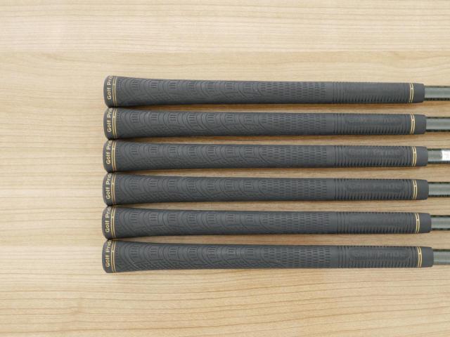 Iron set : Honma : ชุดเหล็ก Honma Beres IS-01 (หน้าเด้ง Maraging) มีเหล็ก 6-11 (6 ชิ้น เทียบเท่า 5-Pw) ก้าน ARMRQ 6 (45) FLex R (2 ดาว)