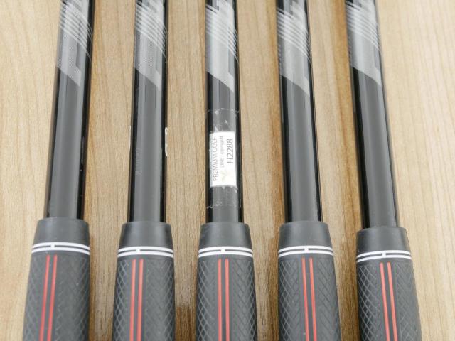 Iron set : Titleist : ชุดเหล็ก Titleist T200 (รุ่นปี 2020) มีเหล็ก 6-Pw (5 ชิ้น) ก้านกราไฟต์ Mitsubishi KUROKAGE 60i Flex R