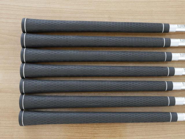 Iron set : Other Brand : ชุดเหล็ก Ryoma DSI (ตีง่ายมาก ไกลมากๆ หายากสุดๆ) มีเหล็ก 6-Pw,Aw,Sw (7 ชิ้น เหล็ก 6 ระยะเท่าเหล็ก 5 รุ่นอื่น) ก้านกราไฟต์ Tour AD Flex R