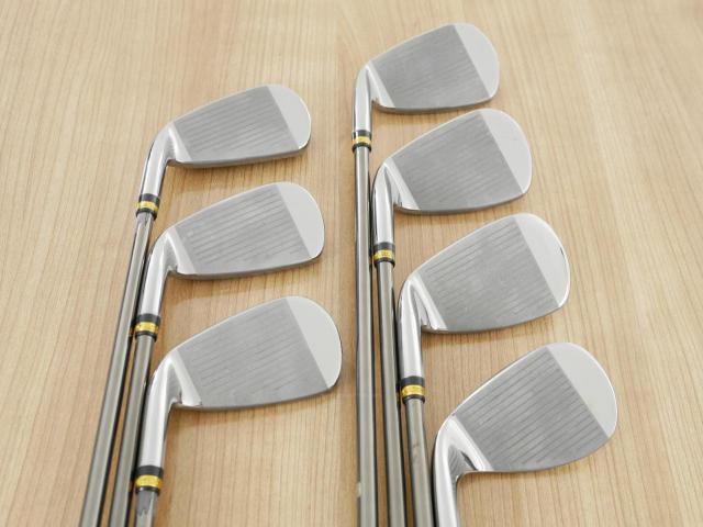 Iron set : Maruman : ชุดเหล็ก Maruman Majesty Prestigio Super 7 (รุ่นท๊อปสุด หน้าเด้ง ตีไกลมาก ของใหม่ 1 แสนบาท) มีเหล็ก 6-10,Pw,Aw (7 ชิ้น) ก้านกราไฟต์ Flex R