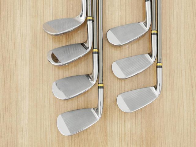 Iron set : Maruman : ชุดเหล็ก Maruman Majesty Prestigio Super 7 (รุ่นท๊อปสุด หน้าเด้ง ตีไกลมาก ของใหม่ 1 แสนบาท) มีเหล็ก 6-10,Pw,Aw (7 ชิ้น) ก้านกราไฟต์ Flex R