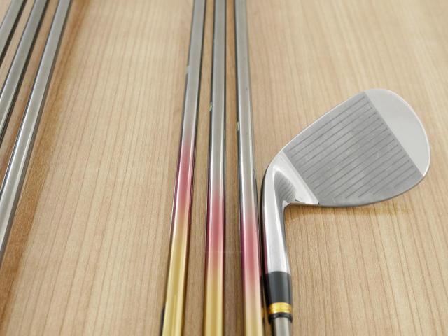 Iron set : Maruman : ชุดเหล็ก Maruman Majesty Prestigio Super 7 (รุ่นท๊อปสุด หน้าเด้ง ตีไกลมาก ของใหม่ 1 แสนบาท) มีเหล็ก 6-10,Pw,Aw (7 ชิ้น) ก้านกราไฟต์ Flex R