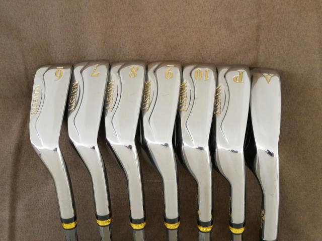 Iron set : Maruman : ชุดเหล็ก Maruman Majesty Prestigio Super 7 (รุ่นท๊อปสุด หน้าเด้ง ตีไกลมาก ของใหม่ 1 แสนบาท) มีเหล็ก 6-10,Pw,Aw (7 ชิ้น) ก้านกราไฟต์ Flex R