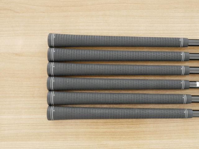 Iron set : PRGR : ชุดเหล็ก PRGR 02 Forged (ปี 2023 นุ่มมาก หายาก) มีเหล็ก 5-Pw (6 ชิ้น) ก้านกราไฟต์ Mitsubishi Diamana Flex SR
