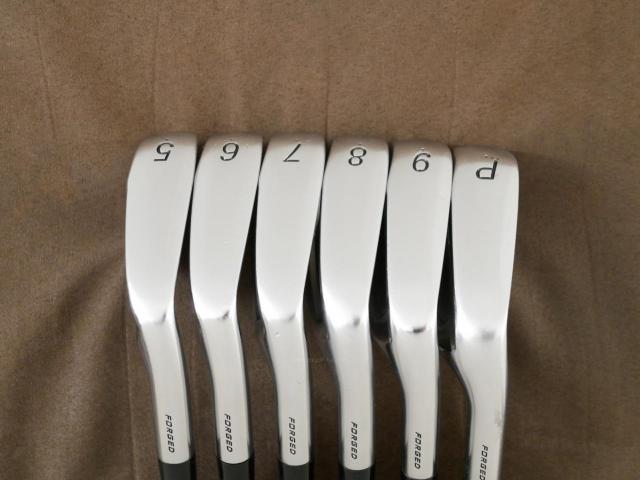 Iron set : PRGR : ชุดเหล็ก PRGR 02 Forged (ปี 2023 นุ่มมาก หายาก) มีเหล็ก 5-Pw (6 ชิ้น) ก้านกราไฟต์ Mitsubishi Diamana Flex SR