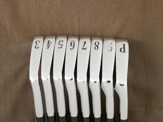 Iron set : Titleist : ชุดเหล็ก Titleist 690MB Forged มีเหล็ก 3-Pw (8 ชิ้น) ก้านเหล็ก Dynamic Gold S300