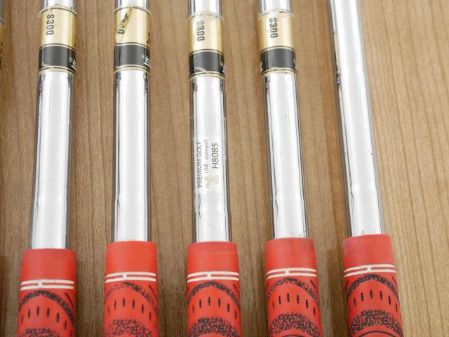 Iron set : Titleist : ชุดเหล็ก Titleist 690MB Forged มีเหล็ก 3-Pw (8 ชิ้น) ก้านเหล็ก Dynamic Gold S300