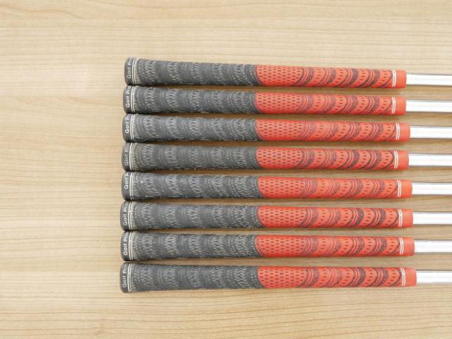 Iron set : Titleist : ชุดเหล็ก Titleist 690MB Forged มีเหล็ก 3-Pw (8 ชิ้น) ก้านเหล็ก Dynamic Gold S300