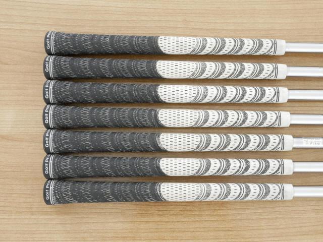 Iron set : Titleist : ชุดเหล็ก Titleist T100 Forged (ออกปี 2023 นุ่ม แน่น คม) มีเหล็ก 4-Pw (7 ชิ้น) ก้านเหล็ก Dynamic Gold S200