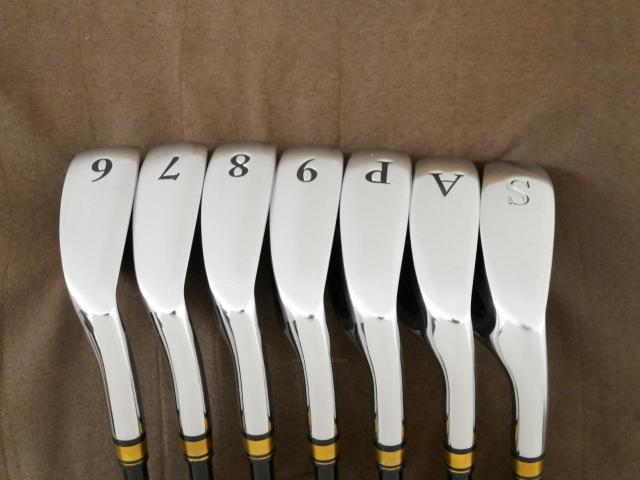 Iron set : Yonex : ชุดเหล็ก Yonex Royal E-Zone (รุ่นท๊อปสุด ก้านดีมาก หน้าเด้ง ตีไกลสุดๆ) มีเหล็ก 6-Pw,Aw,Sw (7 ชิ้น) ก้านกราไฟต์ NANOPREME Flex R