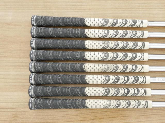 Iron set : Taylormade : ชุดเหล็ก Taylormade 300 Forged (นุ่มมากๆ) มีเหล็ก 3-Pw (8 ชิ้น) ก้านเหล็ก Dynamic Gold S300