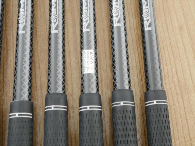 Iron set : Tourstage : ชุดเหล็ก Tourstage V300 (Forged) มีเหล็ก 4-Pw (7 ชิ้น) ก้านกราไฟต์ Fujikura Rombax 7E06 Flex R