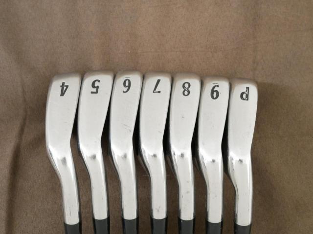 Iron set : Titleist : ชุดเหล็ก Titleist AP1 714 มีเหล็ก 4-Pw (7 ชิ้น) ก้านเหล็ก NS Pro 950 Flex R