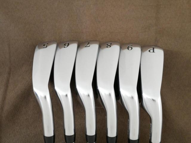 Iron set : Tourstage : ชุดเหล็ก Tourstage PHYZ III (ปี 2017 ซีรี่ย์ท๊อป ใบใหญ่ ตีง่าย ไกล) มีเหล็ก 5-Pw (6 ชิ้น) ก้านกราไฟต์ Flex R