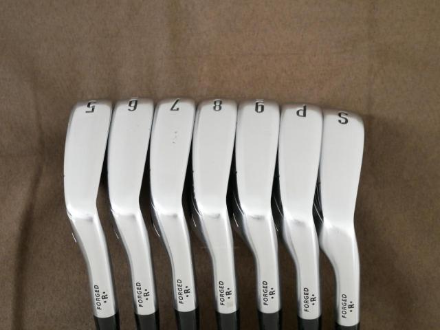 Iron set : Callaway : ชุดเหล็ก Callaway Legacy V (Forged) มีเหล็ก 5-Pw,Sw (7 ชิ้น) ก้านกราไฟต์ Flex R