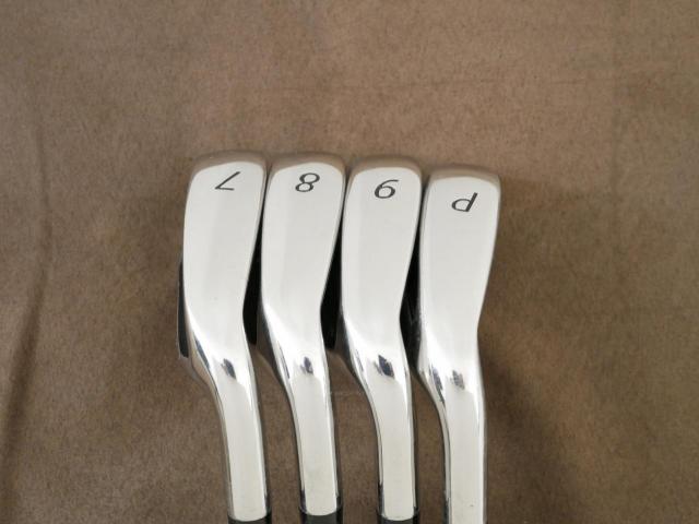 Lady club : All : ชุดเหล็ก Callaway REVA (ปี 2021 ใบใหญ่ ตีง่าย) มีเหล็ก 7-Pw (4 ชิ้น) ก้านกราไฟต์ Flex L