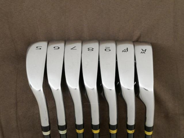 Iron set : Other Brand : ชุดเหล็ก Akira ADR (ใบใหญ่ หน้าเด้ง ไกล) มีเหล็ก 5-Pw,Aw (7 ชิ้น) ก้านกราไฟต์ Fujikura Motore Speeder 60i Flex R