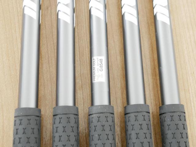 Iron set : Maruman : ชุดเหล็ก Maruman Majesty Royale (รุ่นท๊อปสุด ออกปี 2024 ของใหม่ 9 หมื่นบาท) มีเหล็ก 6-Pw (5 ชิ้น เบอร์ 6 ตีระยะเท่าเบอร์ 5 ของรุ่นอื่น) ก้านกราไฟต์ Fujikura MCI 60 Flex S