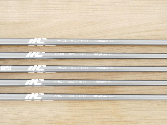 Iron set : Maruman : ชุดเหล็ก Maruman Majesty Royale (รุ่นท๊อปสุด ออกปี 2024 ของใหม่ 9 หมื่นบาท) มีเหล็ก 6-Pw (5 ชิ้น เบอร์ 6 ตีระยะเท่าเบอร์ 5 ของรุ่นอื่น) ก้านกราไฟต์ Fujikura MCI 60 Flex S