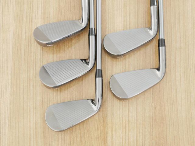 Iron set : Maruman : ชุดเหล็ก Maruman Majesty Royale (รุ่นท๊อปสุด ออกปี 2024 ของใหม่ 9 หมื่นบาท) มีเหล็ก 6-Pw (5 ชิ้น เบอร์ 6 ตีระยะเท่าเบอร์ 5 ของรุ่นอื่น) ก้านกราไฟต์ Fujikura MCI 60 Flex S