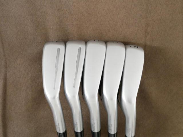 Iron set : Honma : ชุดเหล็ก Honma Tour World GS (ออกปี 2021 ใบใหญ่ ตีง่าย ไกล) มีเหล็ก 6-10 (5 ชิ้น) ก้านเหล็ก NS Pro 950 NEO Flex R