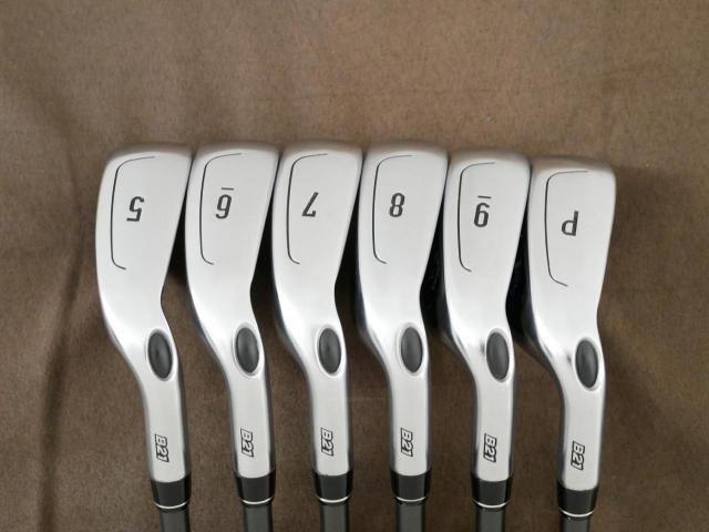 Iron set : Callaway : ชุดเหล็ก Callaway Big Bertha B21 (ออกปี 2021 ตีง่ายที่สุดของ Callaway) มีเหล็ก 5-Pw (6 ชิ้น) ก้านกราไฟต์ UST Mamiya RECOIL ES 760 F3 Flex R