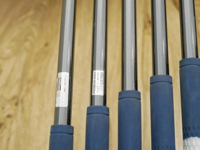 Iron set : Daiwa : ชุดเหล็ก Daiwa GIII (รุ่นท๊อปสุดๆ ของใหม่ 8 หมื่นบาท ปี 2019 หน้าเด้งสุดๆ ใบใหญ่ ตีไกลมาก) มีเหล็ก 7-10,Pw,Aw (6 ชิ้น) ก้านกราไฟต์ Flex R