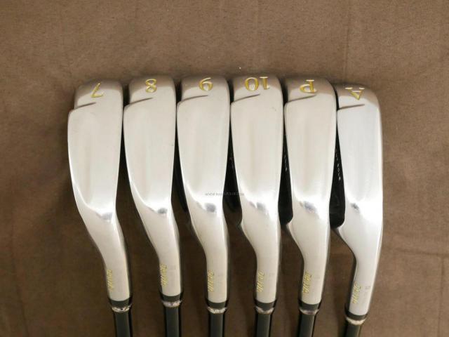 Iron set : Daiwa : ชุดเหล็ก Daiwa GIII (รุ่นท๊อปสุดๆ ของใหม่ 8 หมื่นบาท ปี 2019 หน้าเด้งสุดๆ ใบใหญ่ ตีไกลมาก) มีเหล็ก 7-10,Pw,Aw (6 ชิ้น) ก้านกราไฟต์ Flex R