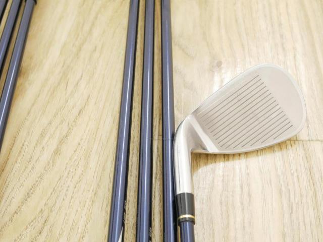 Iron set : Honma : ชุดเหล็ก Honma Bezeal 525 (รุ่นนี้ใบใหญ่ที่สุดของ Honma) มีเหล็ก 6-11,Aw (7 ชิ้น เทียบเท่า 5-Pw,Aw) ก้านกราไฟต์ Honma ARMRQ 8 (48) Flex SR (2 ดาว)