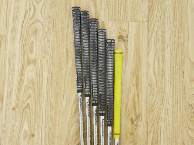 Iron set : Bridgestone : ชุดเหล็ก Bridgestone JGR Hybrid Forged (ตีไกลกว่าตัวอื่น 2 เบอร์) มีเหล็ก 7-P1,P2,Sw (6 ชิ้น) ก้านกราไฟต์ Fujikura Air Speeder (R)
