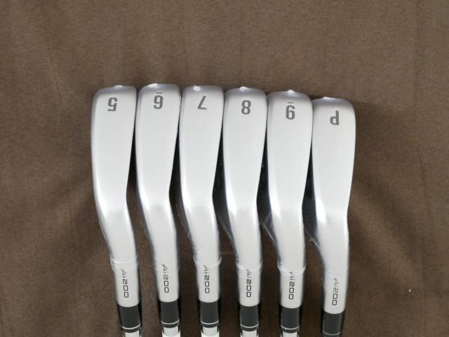 Iron set : Callaway : **ของใหม่ ยังไม่แกะพลาสติก** ชุดเหล็ก Callaway APEX Ai200 Forged (รุ่นล่าสุด ออกปี 2024) มีเหล็ก 5-Pw (6 ชิ้น) ก้านเหล็ก NS Pro 950 NEO Flex S