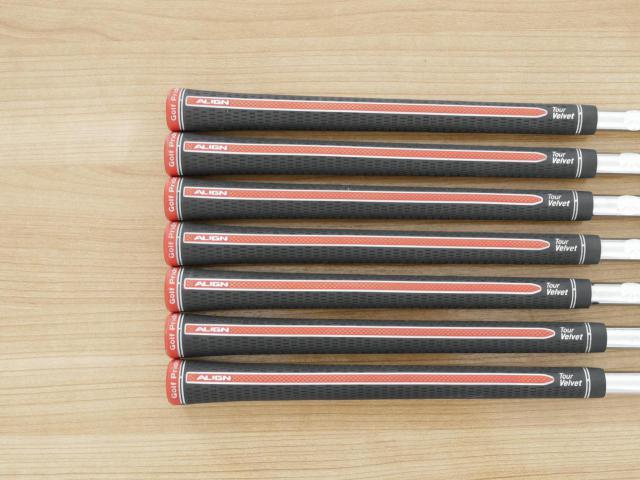 Iron set : Titleist : ชุดเหล็ก Titleist 712 CB Forged มีเหล็ก 4-Pw (7 ชิ้น) ก้านเหล็ก True Temper AMT Red R300