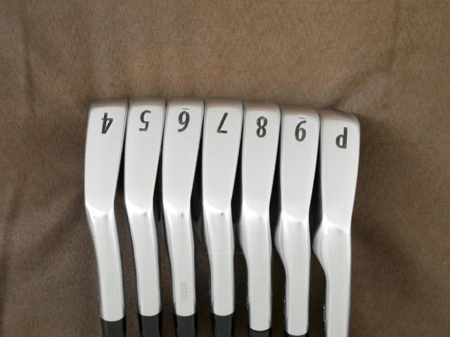 Iron set : Titleist : ชุดเหล็ก Titleist 712 CB Forged มีเหล็ก 4-Pw (7 ชิ้น) ก้านเหล็ก True Temper AMT Red R300