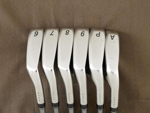 Iron set : Maruman : ชุดเหล็ก Maruman Conductor TF-02 มีเหล็ก 6-Pw,Aw (6 ชิ้น) ก้านกราไฟต์ Flex R
