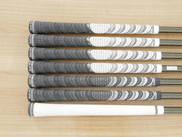 Iron set : Honma : ชุดเหล็ก Honma Beres IS-02 (หน้าเด้ง Forged) มีเหล็ก 5-11 (7 ชิ้น เทียบเท่า 4-Pw) ก้าน ARMRQ 6 (49) Flex R (2 ดาว)