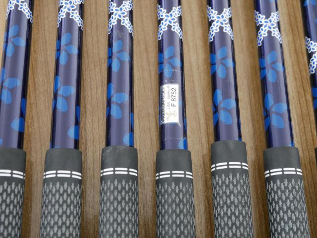 Iron set : Taylormade : ชุดเหล็ก Taylormade Qi (รุ่นล่าสุด ออกปี 2024 Japan Spec.) มีเหล็ก 5-Pw,Sw (7 ชิ้น) ก้านกราไฟต์ Mitsubishi Diamana TM60 Flex R