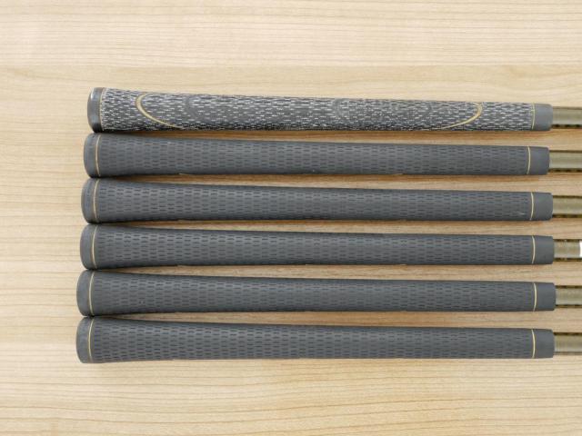 Iron set : Honma : **ก้าน 3 ดาว** ชุดเหล็ก Honma Beres IS-01 (หน้าเด้ง Maraging) มีเหล็ก 5-10 (6 ชิ้น) ก้าน ARMRQ 6 (49) Flex R (3 ดาว)