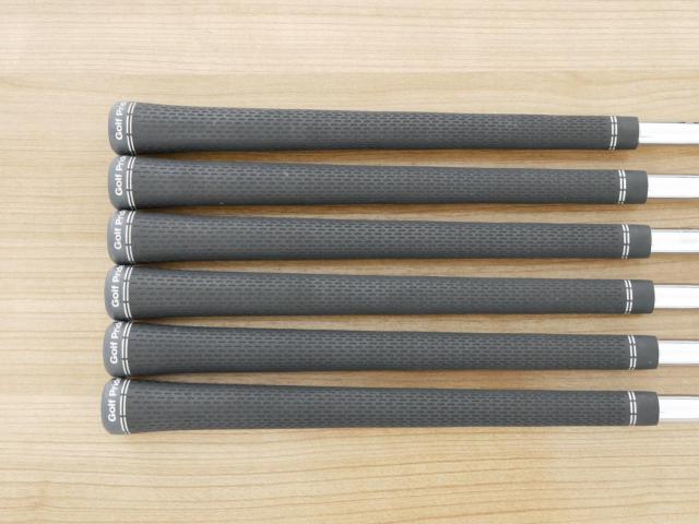 Iron set : Titleist : ชุดเหล็ก Titleist T400 (รุ่นล่าสุด ออกปี 2023 ตีง่ายที่สุด ไกลที่สุด) มีเหล็ก 6-Pw,43 (6 ชิ้น) ก้านเหล็ก NS Pro 880 AMC Flex R