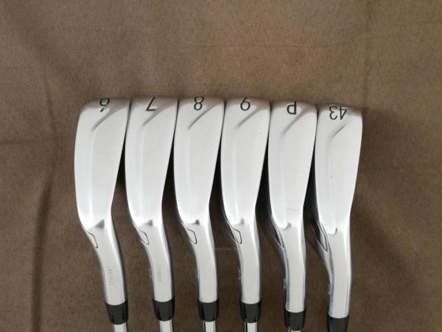 Iron set : Titleist : ชุดเหล็ก Titleist T400 (รุ่นล่าสุด ออกปี 2023 ตีง่ายที่สุด ไกลที่สุด) มีเหล็ก 6-Pw,43 (6 ชิ้น) ก้านเหล็ก NS Pro 880 AMC Flex R